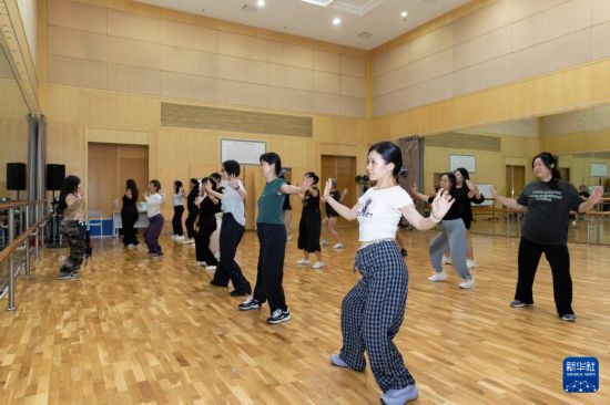 中证50策略 2025年上海秋季市民美育项目开学